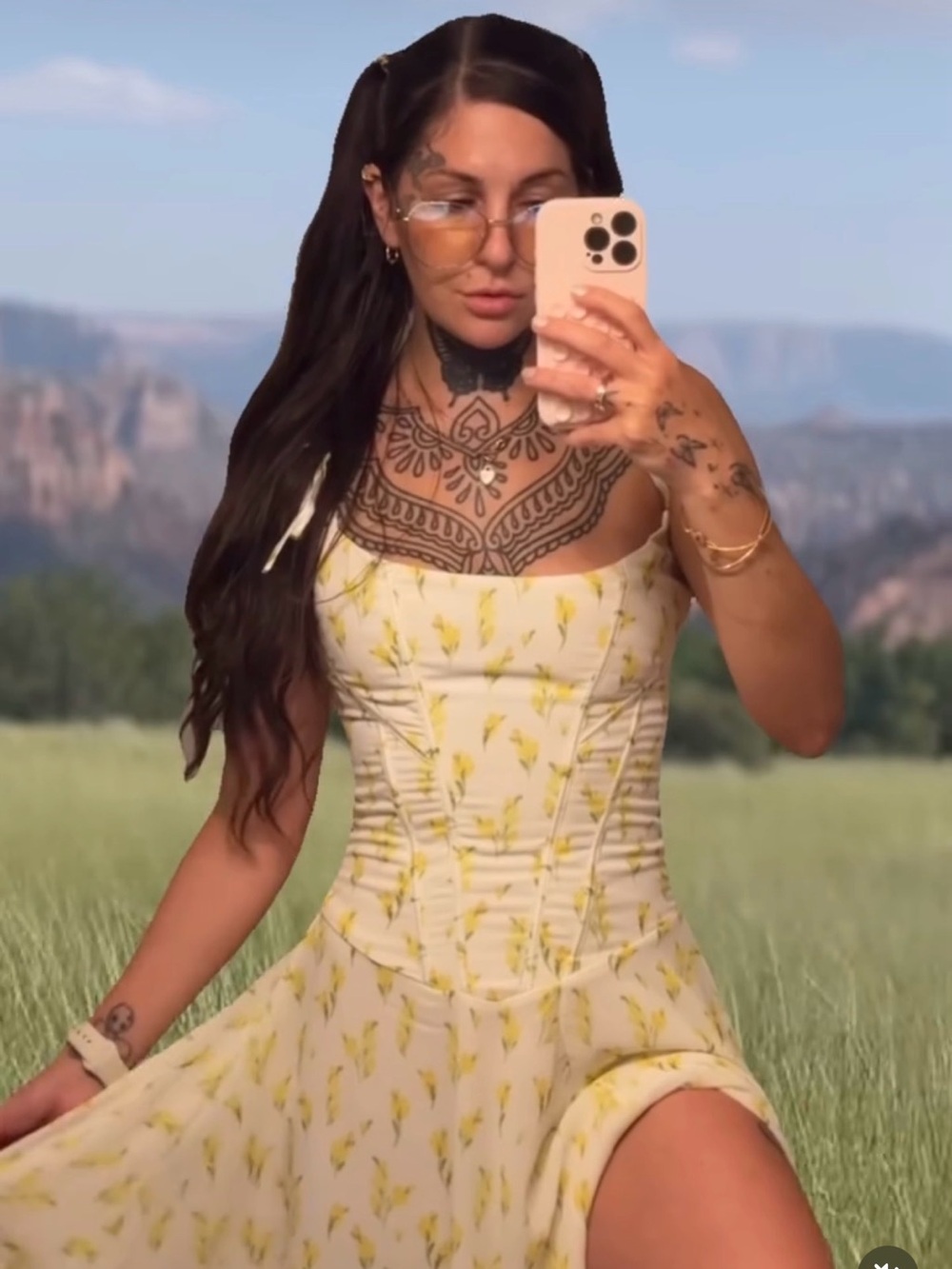 House of cb Yvette lemon floral print dress - Picture 4 of 5